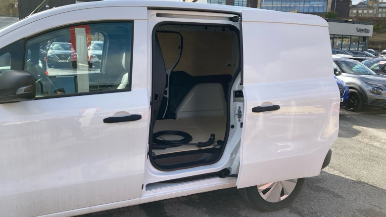 Nissan Townstar L1 Electric 90kW Acenta Van Auto 45kWh